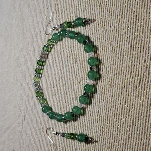 Handmade stretch bracelet and earrings.